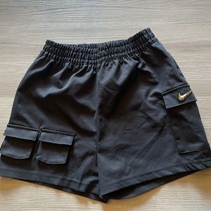 Nike Sportswear Swoosh Women's Cargo Shorts